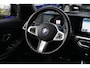 BMW 3-Serie Touring 320e | 204 PK | M Sportpakket | Panoramadak | Head-up display | Achteruitrijcamera | BMW 3 Serie Touring 320e M Sport met 2.0 viercilinder benzinemotor en plug-in hybride aandrijving, voorzien van panoramadak, Head-up display, navigatiesysteem, Apple CarPlay/Android Auto, Par