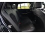 BMW 3-Serie Touring 320e | 204 PK | M Sportpakket | Panoramadak | Head-up display | Achteruitrijcamera | BMW 3 Serie Touring 320e M Sport met 2.0 viercilinder benzinemotor en plug-in hybride aandrijving, voorzien van panoramadak, Head-up display, navigatiesysteem, Apple CarPlay/Android Auto, Par