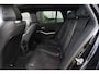 BMW 3-Serie Touring 320e | 204 PK | M Sportpakket | Panoramadak | Head-up display | Achteruitrijcamera | BMW 3 Serie Touring 320e M Sport met 2.0 viercilinder benzinemotor en plug-in hybride aandrijving, voorzien van panoramadak, Head-up display, navigatiesysteem, Apple CarPlay/Android Auto, Par