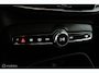 Volvo XC40 1.5 T5 Recharge Business Pro | Panoramadak | Camera | BLISS | Adaptieve Cruise | Trekhaak | Verwarmbare Voorstoelen & Stuurwiel