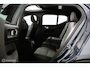 Volvo XC40 1.5 T5 Recharge Business Pro | Panoramadak | Camera | BLISS | Adaptieve Cruise | Trekhaak | Verwarmbare Voorstoelen & Stuurwiel