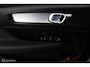 Volvo XC40 1.5 T5 Recharge Business Pro | Panoramadak | Camera | BLISS | Adaptieve Cruise | Trekhaak | Verwarmbare Voorstoelen & Stuurwiel