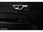 Volvo XC60 2.0 T6 Plug-in hybrid AWD Plus Dark | Adaptieve Cruise | Panoramadak | Trekhaak | BLISS | Verwarmbare Voorstoelen & Stuurwiel | Contour Stoelen