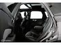 Volvo XC60 2.0 T6 Plug-in hybrid AWD Plus Dark | Adaptieve Cruise | Panoramadak | Trekhaak | BLISS | Verwarmbare Voorstoelen & Stuurwiel | Contour Stoelen