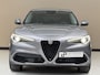 Alfa Romeo Stelvio 2.0 T AWD First Edition, 280Pk, 2017, 2de eigenaar, Volledig leder, Stoel+stuur verwarming, Climate control, Parkeersensoren, 20" velgen, Schakelflippers,