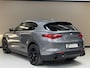 Alfa Romeo Stelvio 2.0 T AWD First Edition, 280Pk, 2017, 2de eigenaar, Volledig leder, Stoel+stuur verwarming, Climate control, Parkeersensoren, 20" velgen, Schakelflippers,