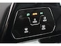 Volkswagen Golf 1.5 eTSI R-Line Panoramadak Stoel-Stuurverwarming Clima Carplay 18"
