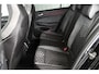 Volkswagen Golf 1.5 eTSI R-Line Panoramadak Stoel-Stuurverwarming Clima Carplay 18"
