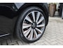 Land Rover Range Rover P550e SV | Meridian Signature Audio, 23", Achterasbesturing, Massage, Entertainment, Trekhaak, Pano, Zonweringspakket, Zitklima, Stuurverwarming, ACC