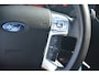 Ford Mondeo 2.0-16V Ghia Nederlandse auto 108398 NAP dealeronderhouden laatste beurt bij 107000km met oa navigatie lmv trekhaak pdc cruise control nette auto!!