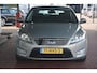 Ford Mondeo 2.0-16V Ghia Nederlandse auto 108398 NAP dealeronderhouden laatste beurt bij 107000km met oa navigatie lmv trekhaak pdc cruise control nette auto!!