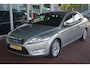 Ford Mondeo 2.0-16V Ghia Nederlandse auto 108398 NAP dealeronderhouden laatste beurt bij 107000km met oa navigatie lmv trekhaak pdc cruise control nette auto!!