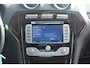Ford Mondeo 2.0-16V Ghia Nederlandse auto 108398 NAP dealeronderhouden laatste beurt bij 107000km met oa navigatie lmv trekhaak pdc cruise control nette auto!!