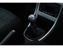 Peugeot 307 SW 2.0-16V Pack/ D-Riem verv: 186.000 KM!/ 7-PERSOONS!/ 17'' LMV/ Trekhaak/ Panorama-Dak/ 17'' LMV/ Clima/ Cruise/ Elek. pakket/ Radio-CD/ Extra getint glas/ Mistl./ PDC/ Armsteun/ LEDER. Stuur.