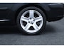Peugeot 307 SW 2.0-16V Pack/ D-Riem verv: 186.000 KM!/ 7-PERSOONS!/ 17'' LMV/ Trekhaak/ Panorama-Dak/ 17'' LMV/ Clima/ Cruise/ Elek. pakket/ Radio-CD/ Extra getint glas/ Mistl./ PDC/ Armsteun/ LEDER. Stuur.