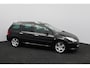 Peugeot 307 SW 2.0-16V Pack/ D-Riem verv: 186.000 KM!/ 7-PERSOONS!/ 17'' LMV/ Trekhaak/ Panorama-Dak/ 17'' LMV/ Clima/ Cruise/ Elek. pakket/ Radio-CD/ Extra getint glas/ Mistl./ PDC/ Armsteun/ LEDER. Stuur.