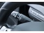 Peugeot 208 1.2 PureTech Signature/ INCLUSIEF NIEUWE DISTRIBUTIESET! Apple + Android/ Navi/ DAB+/ Airco/ Cruise/ Elek. pakket/ Isofix/ Bluetooth/ Armsteun/ Multi. LEDER. Stuur/ Mistl./ PDC/ Extra getint glas.