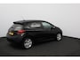 Peugeot 208 1.2 PureTech Signature/ INCLUSIEF NIEUWE DISTRIBUTIESET! Apple + Android/ Navi/ DAB+/ Airco/ Cruise/ Elek. pakket/ Isofix/ Bluetooth/ Armsteun/ Multi. LEDER. Stuur/ Mistl./ PDC/ Extra getint glas.