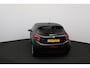 Peugeot 208 1.2 PureTech Signature/ INCLUSIEF NIEUWE DISTRIBUTIESET! Apple + Android/ Navi/ DAB+/ Airco/ Cruise/ Elek. pakket/ Isofix/ Bluetooth/ Armsteun/ Multi. LEDER. Stuur/ Mistl./ PDC/ Extra getint glas.