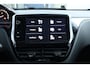 Peugeot 208 1.2 PureTech Signature/ INCLUSIEF NIEUWE DISTRIBUTIESET! Apple + Android/ Navi/ DAB+/ Airco/ Cruise/ Elek. pakket/ Isofix/ Bluetooth/ Armsteun/ Multi. LEDER. Stuur/ Mistl./ PDC/ Extra getint glas.