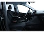 Peugeot 208 1.2 PureTech Signature/ INCLUSIEF NIEUWE DISTRIBUTIESET! Apple + Android/ Navi/ DAB+/ Airco/ Cruise/ Elek. pakket/ Isofix/ Bluetooth/ Armsteun/ Multi. LEDER. Stuur/ Mistl./ PDC/ Extra getint glas.
