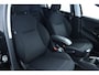 Peugeot 208 1.2 PureTech Signature/ INCLUSIEF NIEUWE DISTRIBUTIESET! Apple + Android/ Navi/ DAB+/ Airco/ Cruise/ Elek. pakket/ Isofix/ Bluetooth/ Armsteun/ Multi. LEDER. Stuur/ Mistl./ PDC/ Extra getint glas.