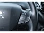 Peugeot 208 1.2 PureTech Signature/ INCLUSIEF NIEUWE DISTRIBUTIESET! Apple + Android/ Navi/ DAB+/ Airco/ Cruise/ Elek. pakket/ Isofix/ Bluetooth/ Armsteun/ Multi. LEDER. Stuur/ Mistl./ PDC/ Extra getint glas.