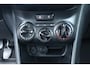 Peugeot 208 1.2 PureTech Signature/ INCLUSIEF NIEUWE DISTRIBUTIESET! Apple + Android/ Navi/ DAB+/ Airco/ Cruise/ Elek. pakket/ Isofix/ Bluetooth/ Armsteun/ Multi. LEDER. Stuur/ Mistl./ PDC/ Extra getint glas.