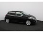 Peugeot 208 1.2 PureTech Signature/ INCLUSIEF NIEUWE DISTRIBUTIESET! Apple + Android/ Navi/ DAB+/ Airco/ Cruise/ Elek. pakket/ Isofix/ Bluetooth/ Armsteun/ Multi. LEDER. Stuur/ Mistl./ PDC/ Extra getint glas.