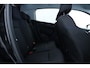 Peugeot 208 1.2 PureTech Signature/ INCLUSIEF NIEUWE DISTRIBUTIESET! Apple + Android/ Navi/ DAB+/ Airco/ Cruise/ Elek. pakket/ Isofix/ Bluetooth/ Armsteun/ Multi. LEDER. Stuur/ Mistl./ PDC/ Extra getint glas.