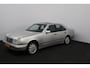 Mercedes-Benz E-klasse 280 Classic/ 6-Cilinder!/ Automaat/ Schuif-Kantel Dak!/ Cruise/ Airco/ Radio/ Elek.Pakket/ Metalic lak/ C.V.Afstand.