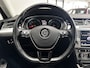 Volkswagen Passat Variant 1.4 TSI Connected Series/ Camera/ 16'' LMV/ DAB+/ LED koplampen/ Apple + Android/ Groot Navi/ Clima/ Cruise/ Elek. pakket/ Isofix/ Bluetooth/ Multi. LEDER. Stuur/ Mistl./ PDC V+A/ Chroom.