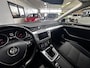 Volkswagen Passat Variant 1.4 TSI Connected Series/ Camera/ 16'' LMV/ DAB+/ LED koplampen/ Apple + Android/ Groot Navi/ Clima/ Cruise/ Elek. pakket/ Isofix/ Bluetooth/ Multi. LEDER. Stuur/ Mistl./ PDC V+A/ Chroom.