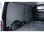 Volkswagen Transporter 2.0 TDI L2H1/ Automaat/ Trekhaak/ Apple + Android/ Stoelverw./ Zij-Schuifdeur Rechts/ Airco/ Navi/ Cruise/ Bluetooth/ Elek.Pakket/ PDC achter.