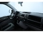 Volkswagen Transporter 2.0 TDI L2H1/ Automaat/ Trekhaak/ Apple + Android/ Stoelverw./ Zij-Schuifdeur Rechts/ Airco/ Navi/ Cruise/ Bluetooth/ Elek.Pakket/ PDC achter.