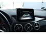 Mercedes-Benz B-klasse 180 Business Solution AMG/ AUTOMAAT!/ Zwarte-Hemel/ 18'' LMV/ LED Koplampen/ Keyless-GO/ Stoelverw./ Camera/ PDC V+A/ Half-Leder - Alcantara/ Navi/ Cruise/ Bluetooth/ Multi. Sportstuur.