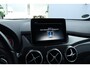 Mercedes-Benz B-klasse 180 Business Solution AMG/ AUTOMAAT!/ Zwarte-Hemel/ 18'' LMV/ LED Koplampen/ Keyless-GO/ Stoelverw./ Camera/ PDC V+A/ Half-Leder - Alcantara/ Navi/ Cruise/ Bluetooth/ Multi. Sportstuur.