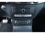 Mercedes-Benz B-klasse 180 Business Solution AMG/ AUTOMAAT!/ Zwarte-Hemel/ 18'' LMV/ LED Koplampen/ Keyless-GO/ Stoelverw./ Camera/ PDC V+A/ Half-Leder - Alcantara/ Navi/ Cruise/ Bluetooth/ Multi. Sportstuur.