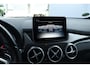 Mercedes-Benz B-klasse 180 Business Solution AMG/ AUTOMAAT!/ Zwarte-Hemel/ 18'' LMV/ LED Koplampen/ Keyless-GO/ Stoelverw./ Camera/ PDC V+A/ Half-Leder - Alcantara/ Navi/ Cruise/ Bluetooth/ Multi. Sportstuur.