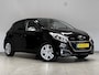 Peugeot 208 1.2 PureTech Signature/ D-Riem verv: 71.000 KM!/ Apple + Android/ Navi/ Airco/ Cruise/ DAB+/ Elek. pakket/ Isofix/ Bluetooth/ Armsteun/ Multi. LEDER. Stuur/ Mistl./ PDC/ LED Dagrijverl.