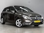 Mercedes-Benz B-klasse 180 Ambition /AUTOMAAT! /Open Pano-Dak! /Bi-Xenon /Half-Leder /Navi /Airco /Cruise /Elek. pakket /Bluetooth /Multi. LEDER Stuur /Isofix /Armsteun /18"LMV /LED Dagrijverl. /PDC V+A!