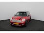 MINI Clubman 1.6 Cooper/ Two-Tone/ 17'' LMV/ Half-Leder/ Panorama-Dak/ Stoelverw./ Clima/ Cruise/ Elek. pakket/ Isofix/ Armsteun/ Radio-CD AUX/ Zwarte-Hemel/ Mistl./ PDC.