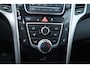 Hyundai i30 CW 1.4 i-Drive/ Stoel + Stuurverw./ 16'' LMV/ Airco/ Cruise/ Elek. pakket/ Isofix/ Bluetooth/ Armsteun/ Multi. LEDER. Stuur/ Mistl./ PDC/ LED Dagrijverl.