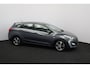 Hyundai i30 CW 1.4 i-Drive/ Stoel + Stuurverw./ 16'' LMV/ Airco/ Cruise/ Elek. pakket/ Isofix/ Bluetooth/ Armsteun/ Multi. LEDER. Stuur/ Mistl./ PDC/ LED Dagrijverl.