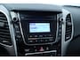 Hyundai i30 CW 1.4 i-Drive/ Stoel + Stuurverw./ 16'' LMV/ Airco/ Cruise/ Elek. pakket/ Isofix/ Bluetooth/ Armsteun/ Multi. LEDER. Stuur/ Mistl./ PDC/ LED Dagrijverl.