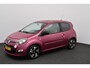 Renault Twingo 1.2 16V Authentique/ D-Riem verv: 93.000 KM!/ 15'' LMV/ Extra getint glas/ Airco/ Cruise/ Elek. pakket/ Isofix/ AUX & USB/ Multi. LEDER. Stuur/ Verstelbare achterstoelen.