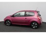 Renault Twingo 1.2 16V Authentique/ D-Riem verv: 93.000 KM!/ 15'' LMV/ Extra getint glas/ Airco/ Cruise/ Elek. pakket/ Isofix/ AUX & USB/ Multi. LEDER. Stuur/ Verstelbare achterstoelen.