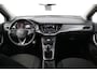 Opel Astra Sports Tourer 1.0 Turbo Edition/ 17'' LMV/ Extra getint glas/ Apple Carplay/ DAB+/ Navi/ Clima/ Cruise/ Isofix/ Bluetooth/ Armsteun/ Multi. LEDER. Stuur/ Mistl./ PDC V+A/ LED Dagrijverl.