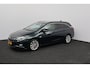 Opel Astra Sports Tourer 1.0 Turbo Edition/ 17'' LMV/ Extra getint glas/ Apple Carplay/ DAB+/ Navi/ Clima/ Cruise/ Isofix/ Bluetooth/ Armsteun/ Multi. LEDER. Stuur/ Mistl./ PDC V+A/ LED Dagrijverl.