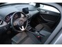 Mercedes-Benz B-klasse 180 Ambition/ 16'' LMV/ LED Koplampen/ Keyless-GO/ Apple + Android/ Regensensor/ Navi/ Airco/ Cruise/ Bluetooth/ Multi. LEDER. Stuur/ PDC V+A/ Chroom.